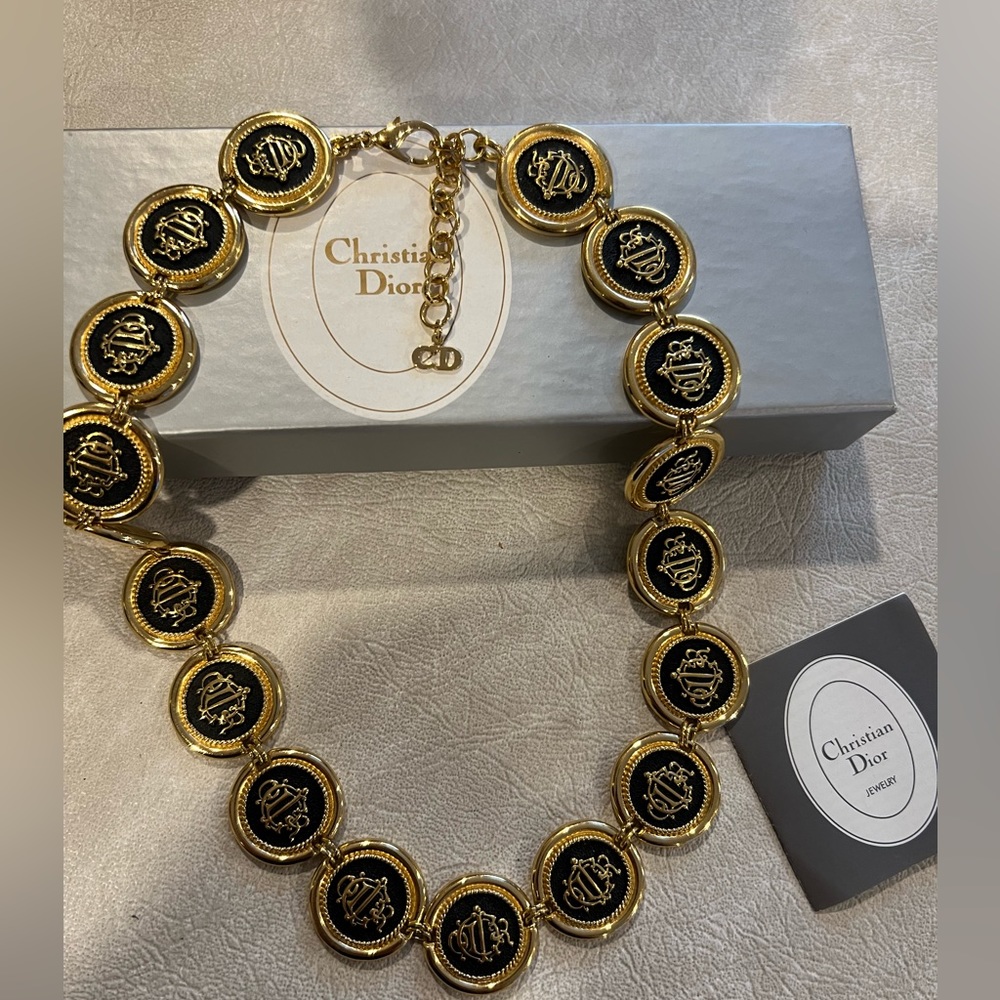 Dior Logo Insignia Medallion link Necklace - Picture 2 of 5
